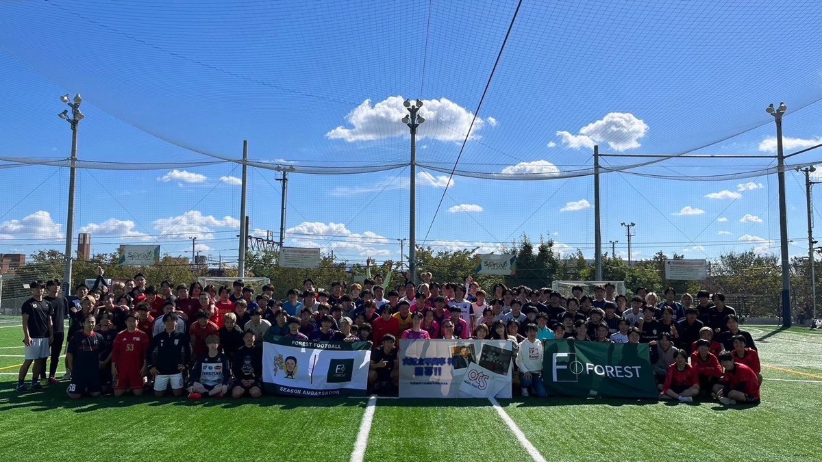 FOREST FOOTBALLフットサル大会 参加チームの記念写真